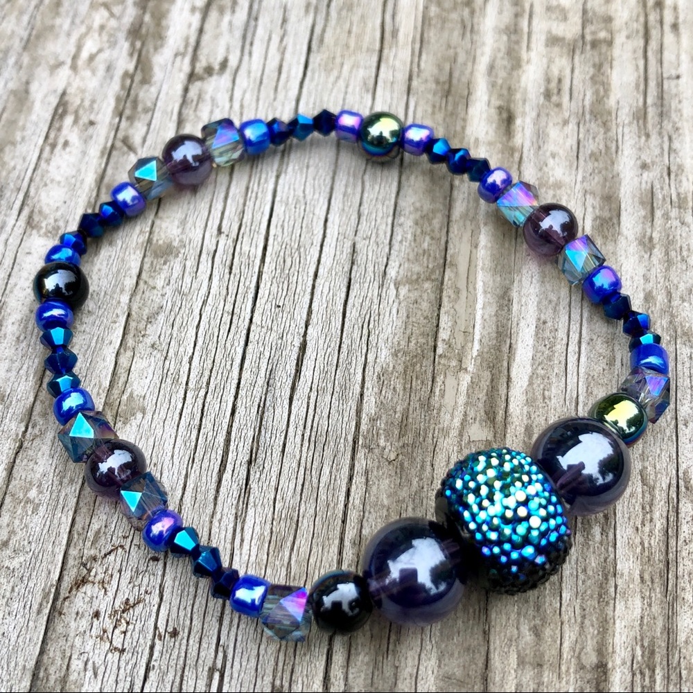 Moody Metallic Bracelet 🔮